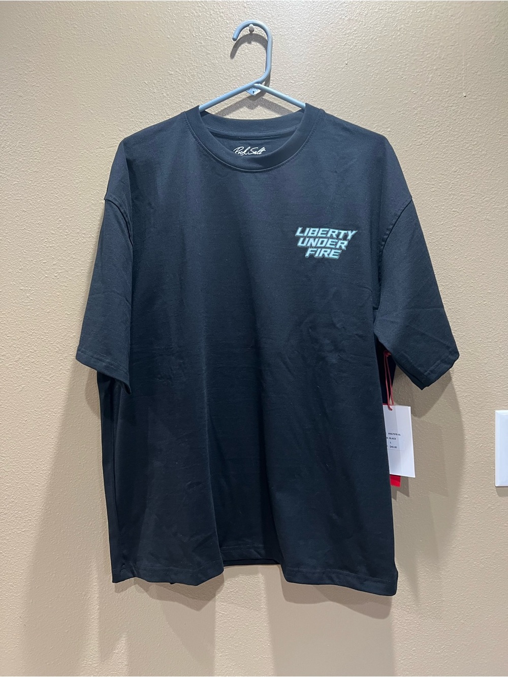 Liberty Under Fire Men's Black Graphic Tee brand new size L
